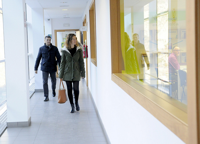 Marc Rossell i Sílvia Calvó arribant a una reunió de la Comissió d'Informació i Vigilància del Centre de Tractament de Residus (Foto Govern d'Andorra)